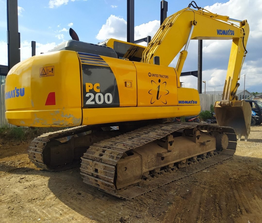Rental Excavator PC200 untuk Proyek Tambang
