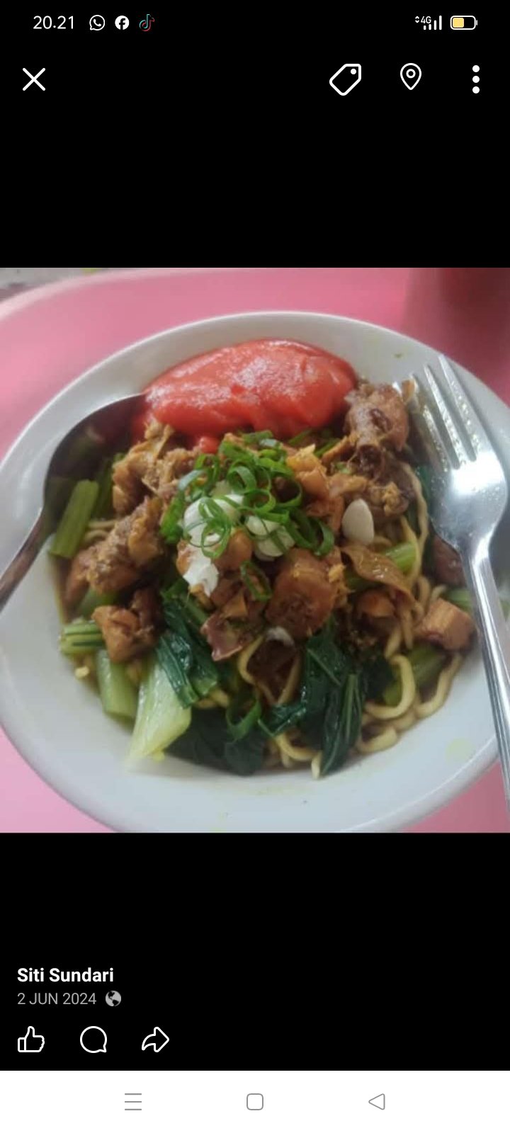 Mie ayam ,mie seblak,cireng,kue gabin dll
