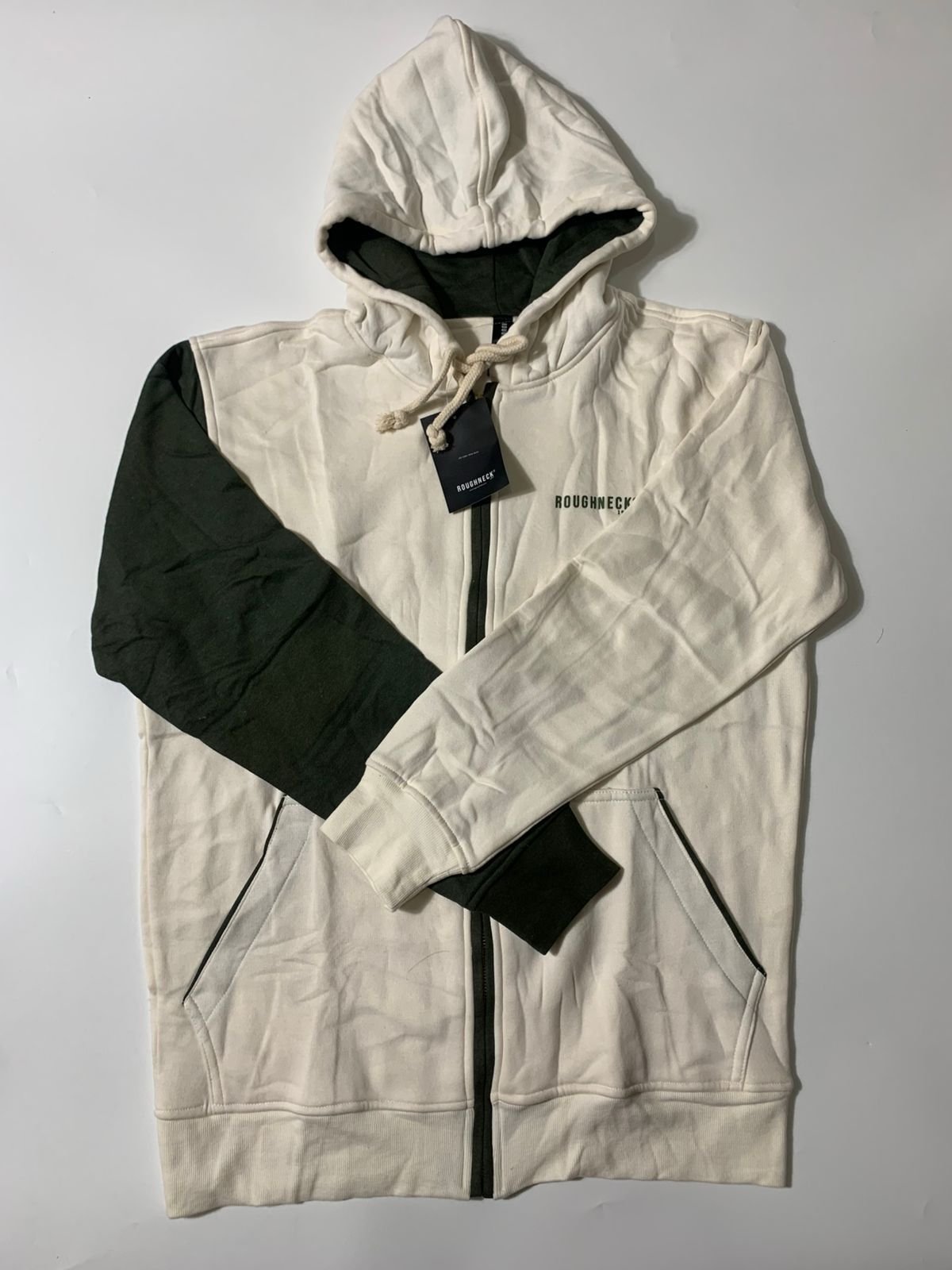 Jual Beli Baju Preloved Roughneck Broken White Edition: Tampil Gaya, Hemat, dan Ramah Lingkungan!